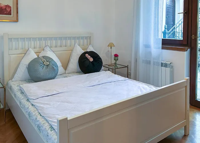 Awesome In With House Sea View Apartmán *