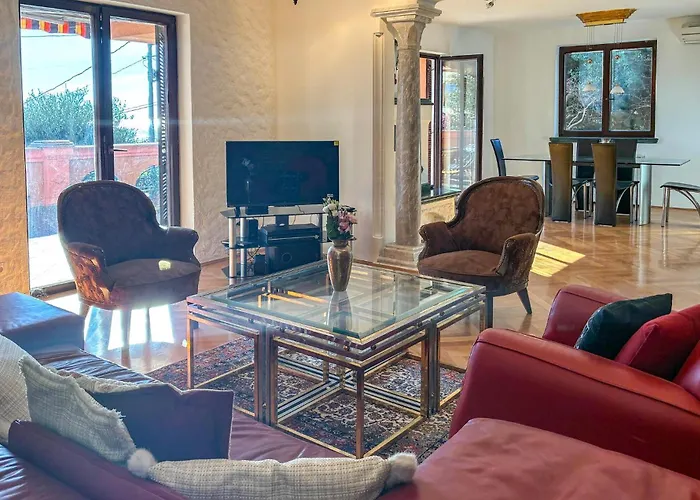 Awesome In With House Sea View Apartmán *