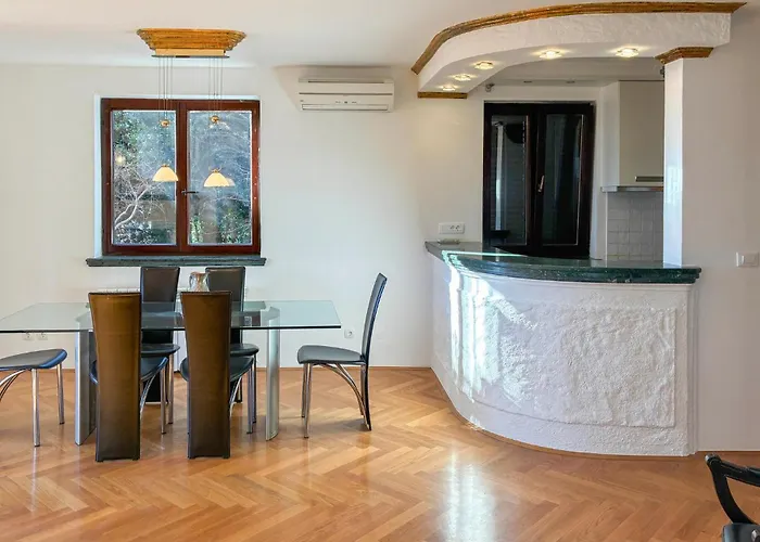 Apartmán Awesome In With House Sea View Opric